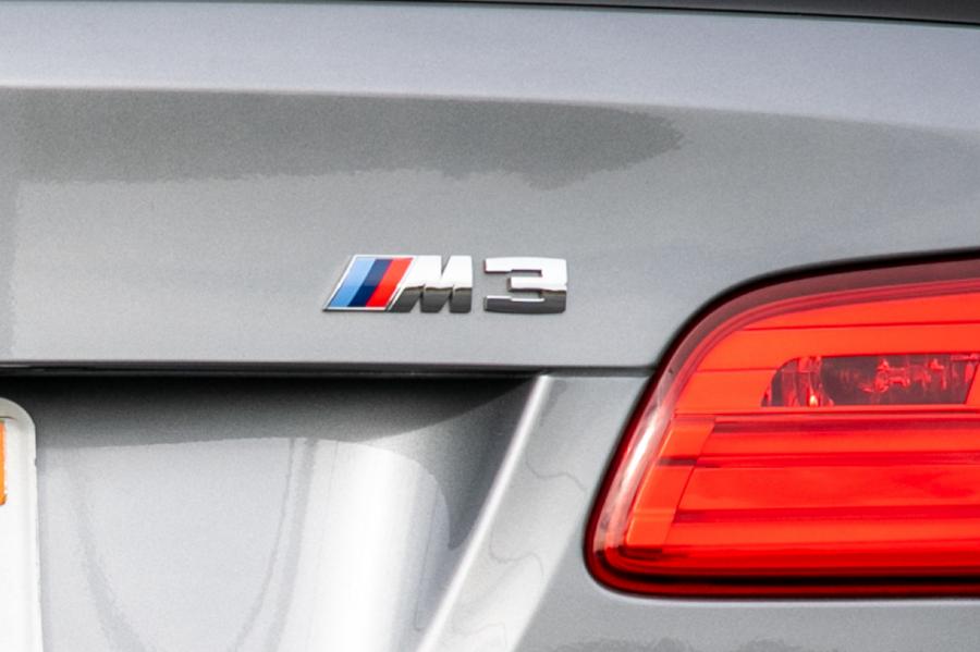 Логотип BMW M3 Coupe (E93) 2011 года  (NA) (фото 28 из 80)